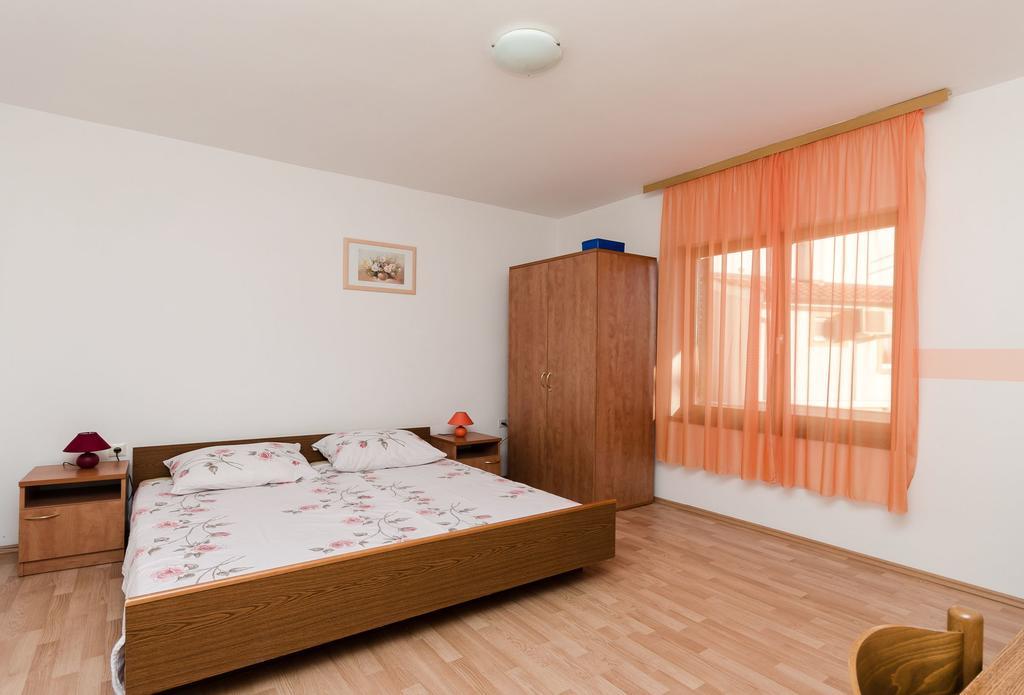 Apartments Dragan โลปาร์ ภายนอก รูปภาพ