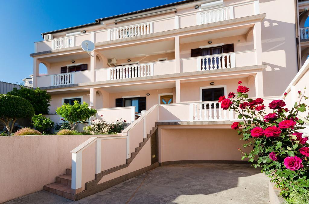 Apartments Dragan โลปาร์ ภายนอก รูปภาพ