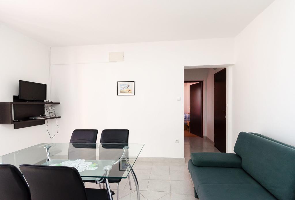 Apartments Dragan โลปาร์ ภายนอก รูปภาพ