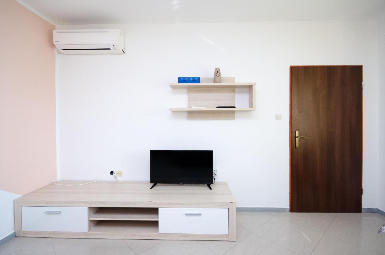 Apartments Dragan โลปาร์ ภายนอก รูปภาพ